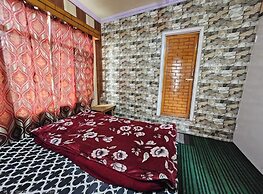 Hotel Al Azizia Near Dal Lake