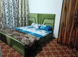 Hotel Al Azizia Near Dal Lake