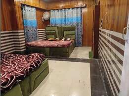 Hotel Al Azizia Near Dal Lake