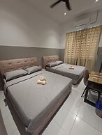 Kuantan putra home