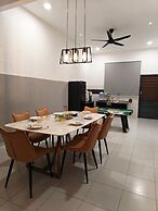 Kuantan putra home