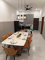 Kuantan putra home