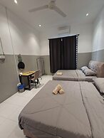 Kuantan putra home