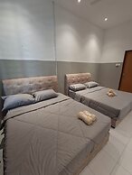 Kuantan putra home