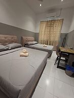 Kuantan putra home