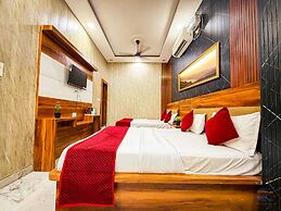 Hotel Banke Bihari Dham - 500 mtr from Prem Mandir
