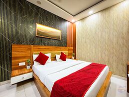 Hotel Banke Bihari Dham - 500 mtr from Prem Mandir