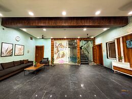 Hotel Banke Bihari Dham - 500 mtr from Prem Mandir