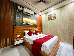 Hotel Banke Bihari Dham - 500 mtr from Prem Mandir