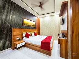 Hotel Banke Bihari Dham - 500 mtr from Prem Mandir