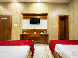 Hotel Banke Bihari Dham - 500 mtr from Prem Mandir