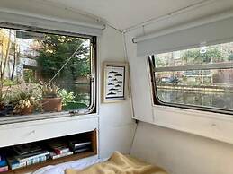 House Sleeps 2 With Lakeside Views