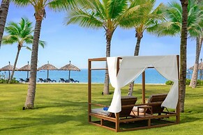 Wyndhoian Beachfront Villas