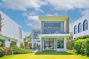 Wyndhoian Beachfront Villas