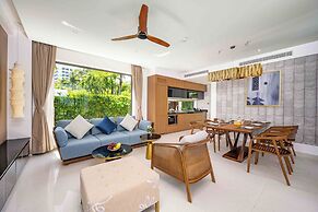 Wyndhoian Beachfront Villas