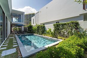 Wyndhoian Beachfront Villas