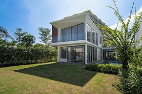 Wyndhoian Beachfront Villas