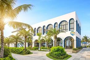 Wyndhoian Beachfront Villas