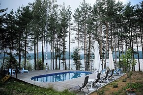 Club Paradise Bay Iskar Lake