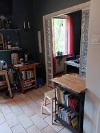 Room-room in Apartment Within Walking di