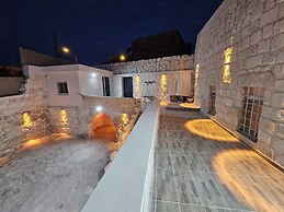 Tarihi Midyat Acar Konağı-Butik Otel