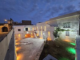 Tarihi Midyat Acar Konağı-Butik Otel