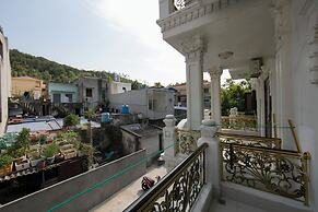 Rose Wood Cat Ba Villa