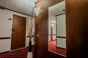Hotel Attaché