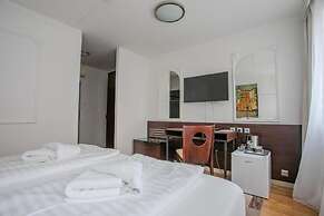 Hotel Attaché