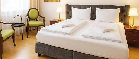 Hotel Attaché