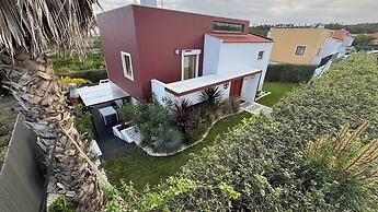 Charming 3-bedroom Villa With Private Pool in Óbidos