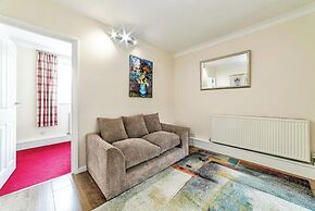2 Bed Flat - Sleeps 3 - Pets - Parking - Wifi