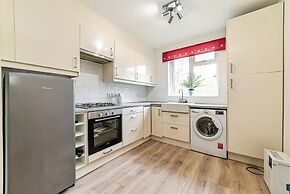 2 Bed Flat - Sleeps 3 - Pets - Parking - Wifi