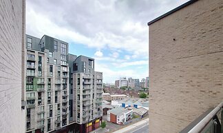 Deluxe Serviced Three Bedroom Apartment