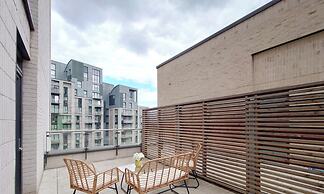 Deluxe Serviced Three Bedroom Apartment
