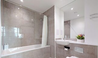 Deluxe Serviced Three Bedroom Apartment