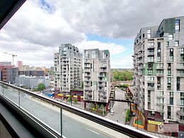 Deluxe Serviced Three Bedroom Apartment