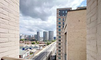 Deluxe Serviced Three Bedroom Apartment