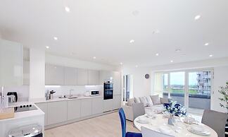 Deluxe Serviced Three Bedroom Apartment