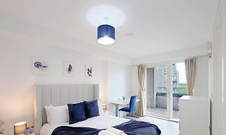 Deluxe Serviced Three Bedroom Apartment