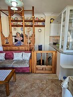 Tinas House