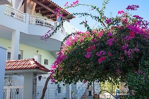 Tinas House
