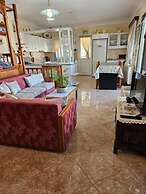 Tinas House