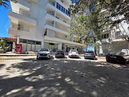 Sunny Waves Seafront Apartment