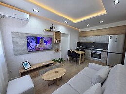 Sunny Waves Seafront Apartment