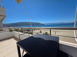 Sunny Waves Seafront Apartment