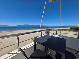 Sunny Waves Seafront Apartment