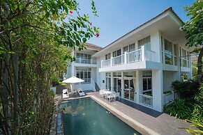 Aura Sun Premier Villa Da Nang