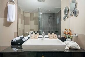 Aura Sun Premier Villa Da Nang