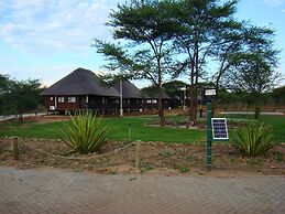 Chobe Lesoma Chalets Hotel